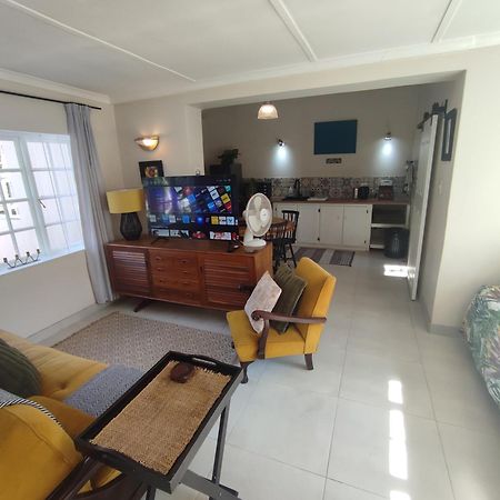 Paradise In The City - Cottage One Port Elizabeth Bagian luar foto